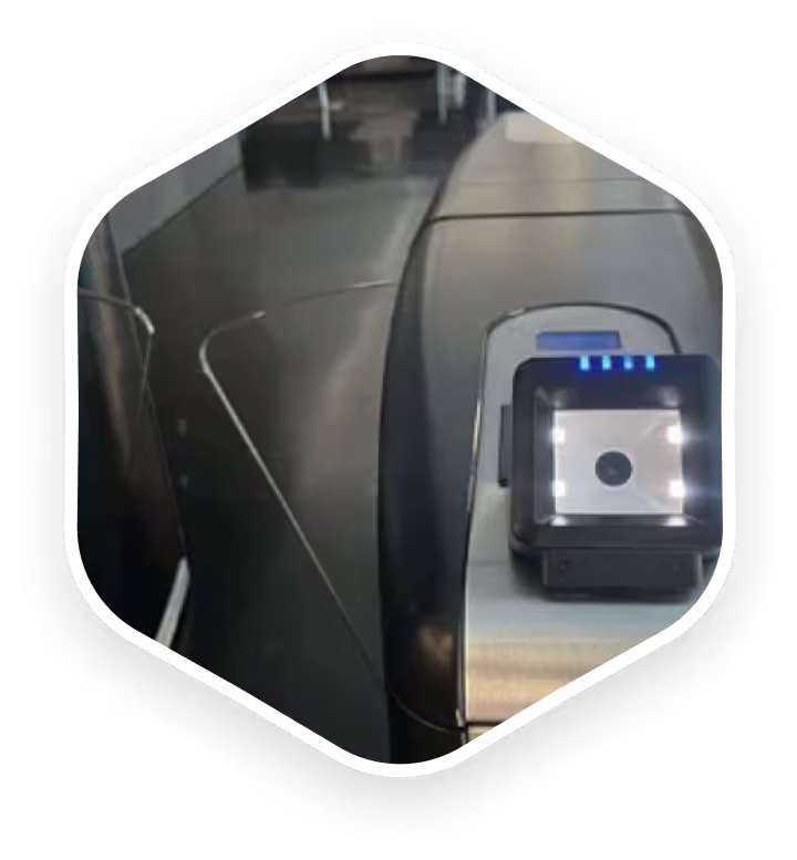 Máquina negra moderna con indicador LED azul para uso tecnológico